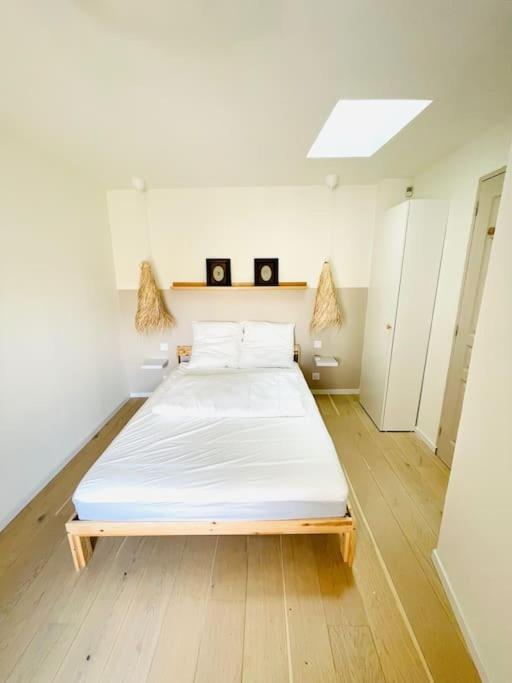 Maison Charmante Avec Terrasse, 2 Chambres Марсилан Екстериор снимка
