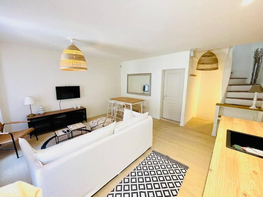 Maison Charmante Avec Terrasse, 2 Chambres Марсилан Екстериор снимка